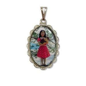 MD128096 - Medalha Beata Benigna Rendada Níquel - 4,1x2,6cm